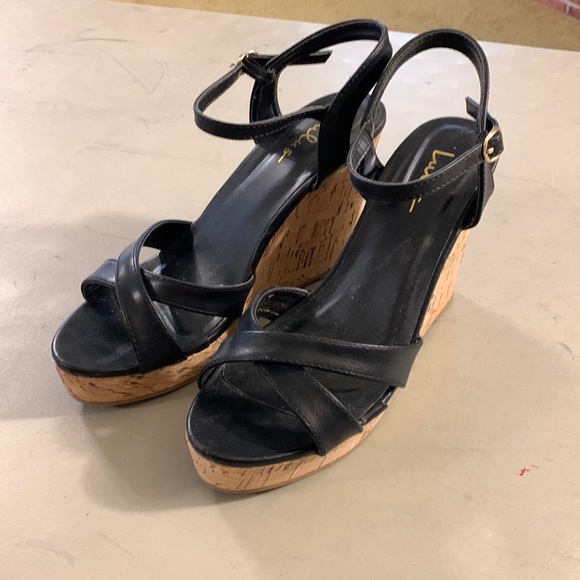 Lulus Shoes - Lulus Black Wedge Sandals size 8